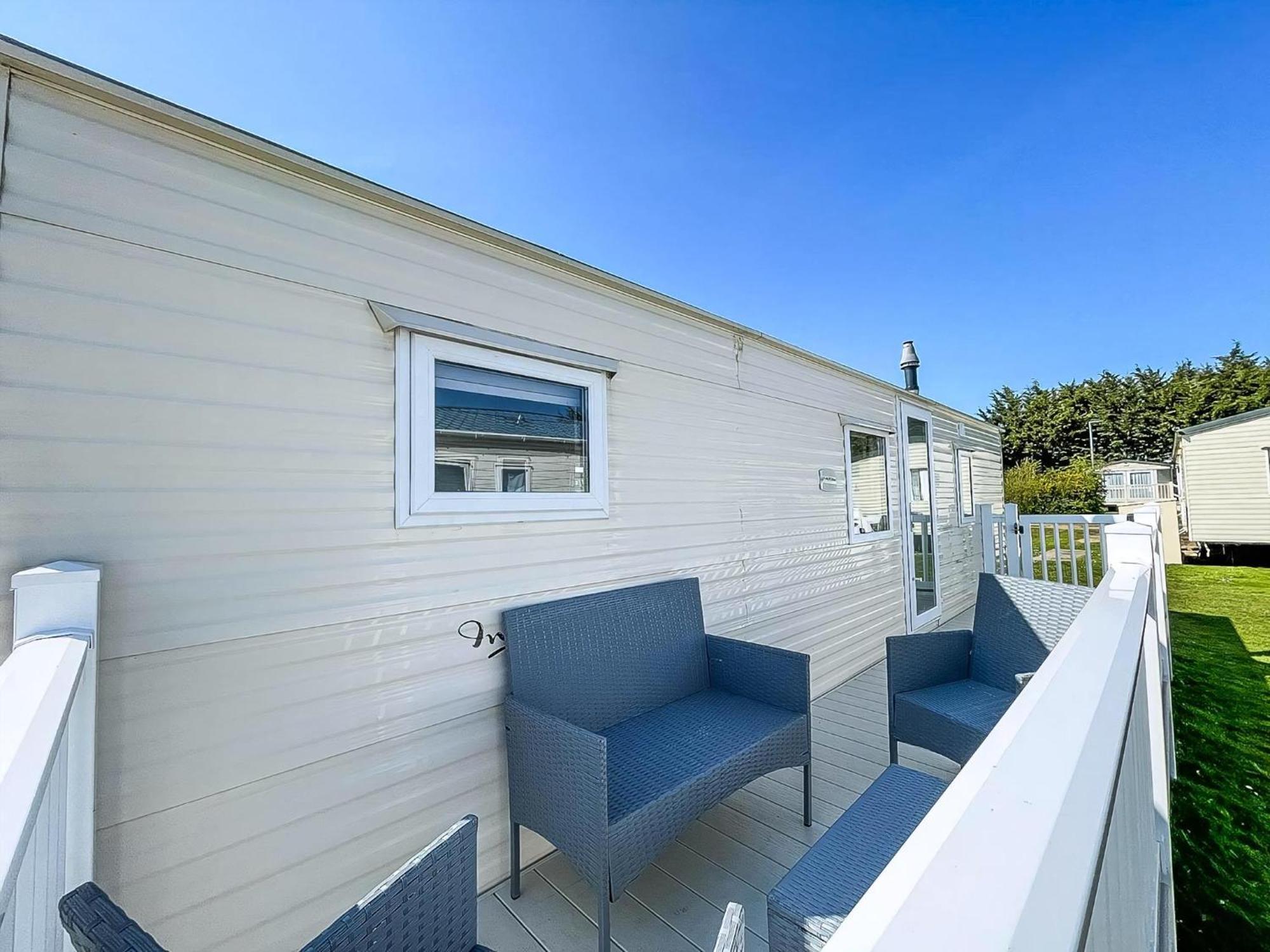 Gorgeous Caravan With Decking In Breydon Water Holiday Park, Ref 10081B Belton with Browston Εξωτερικό φωτογραφία